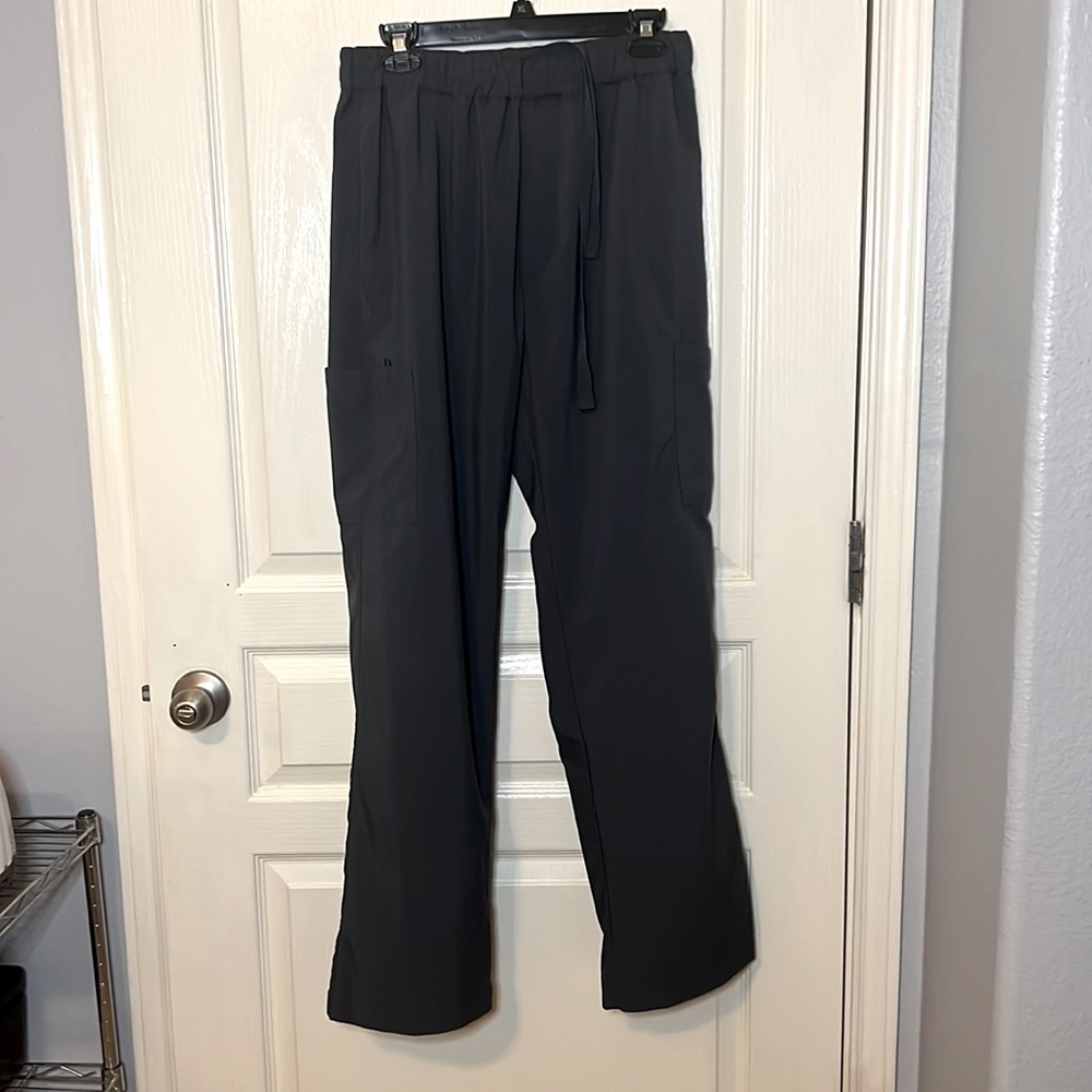 Med Couture Activate Cargo Drawstring Scrub Pant. Men’s Large.Dark Gray